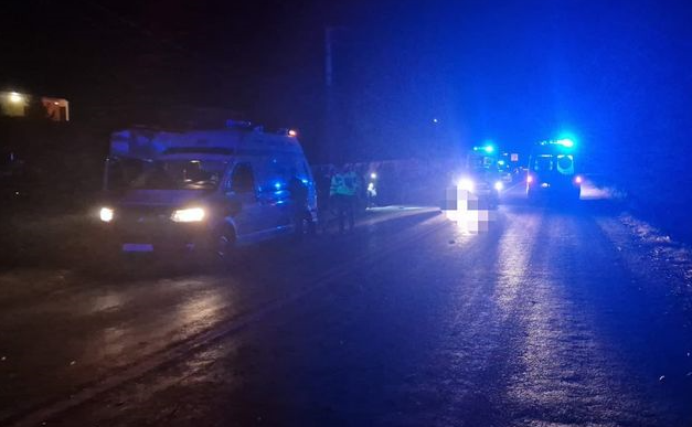 Pieton accidentat mortal de o ambulanţă care se îndrepta spre spital cu un pacient, în Vrancea