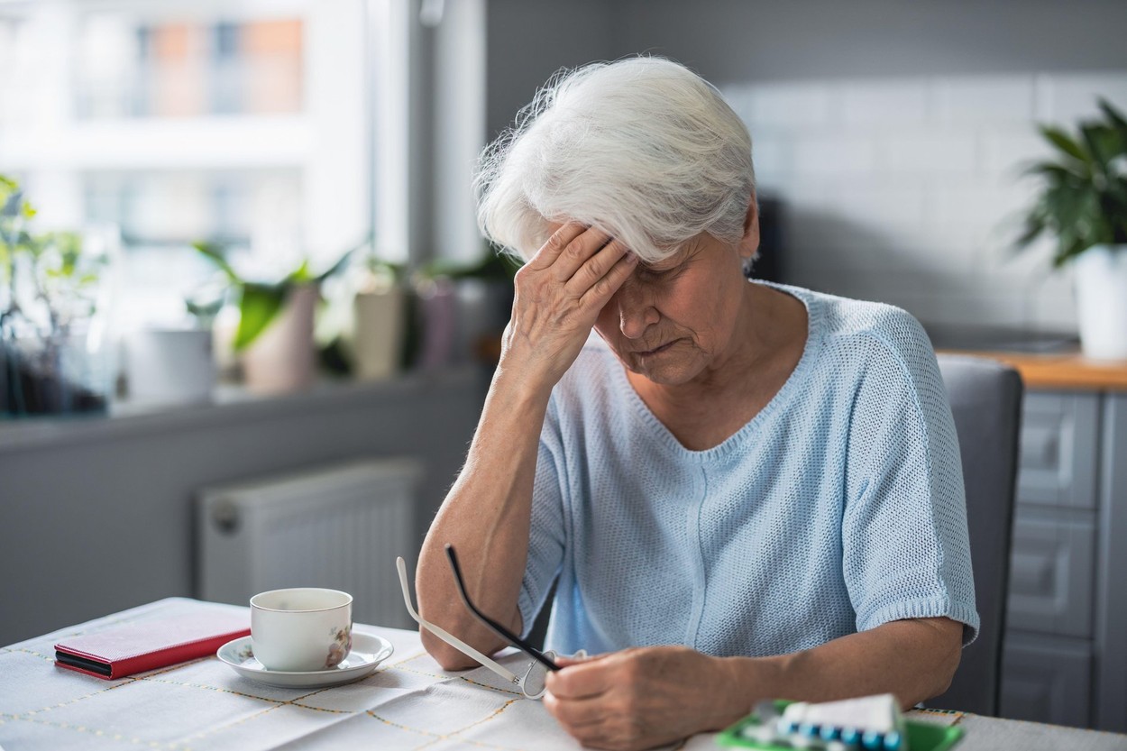 Studiu: După COVID-19, persoanele în vârstă pot avea tulburări de memorie și anxietate