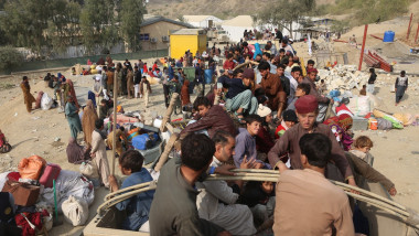 afgani care se intorc in afganistan