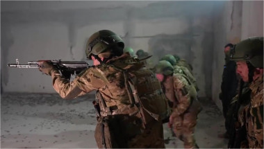 Prizonieri de război ucraineni se antrenează de luptă înainte să fie trimiși pe frontul din Ucraina