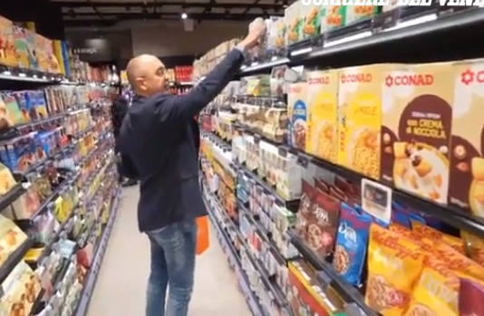 În Italia, s-a deschis primul magazin controlat în întregime de AI. Fără case de marcat, „dedicat celor care nu vor să aștepte la cozi”