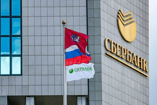 Sberbank, cea mai mare bancă din Rusia, pregăteşte lansarea unui model AI cu capacităţi de raţionament