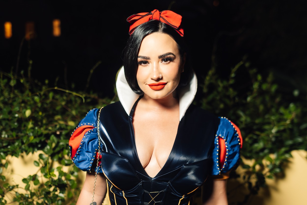 Vedetele de la Hollywood s-au costumat de Halloween
