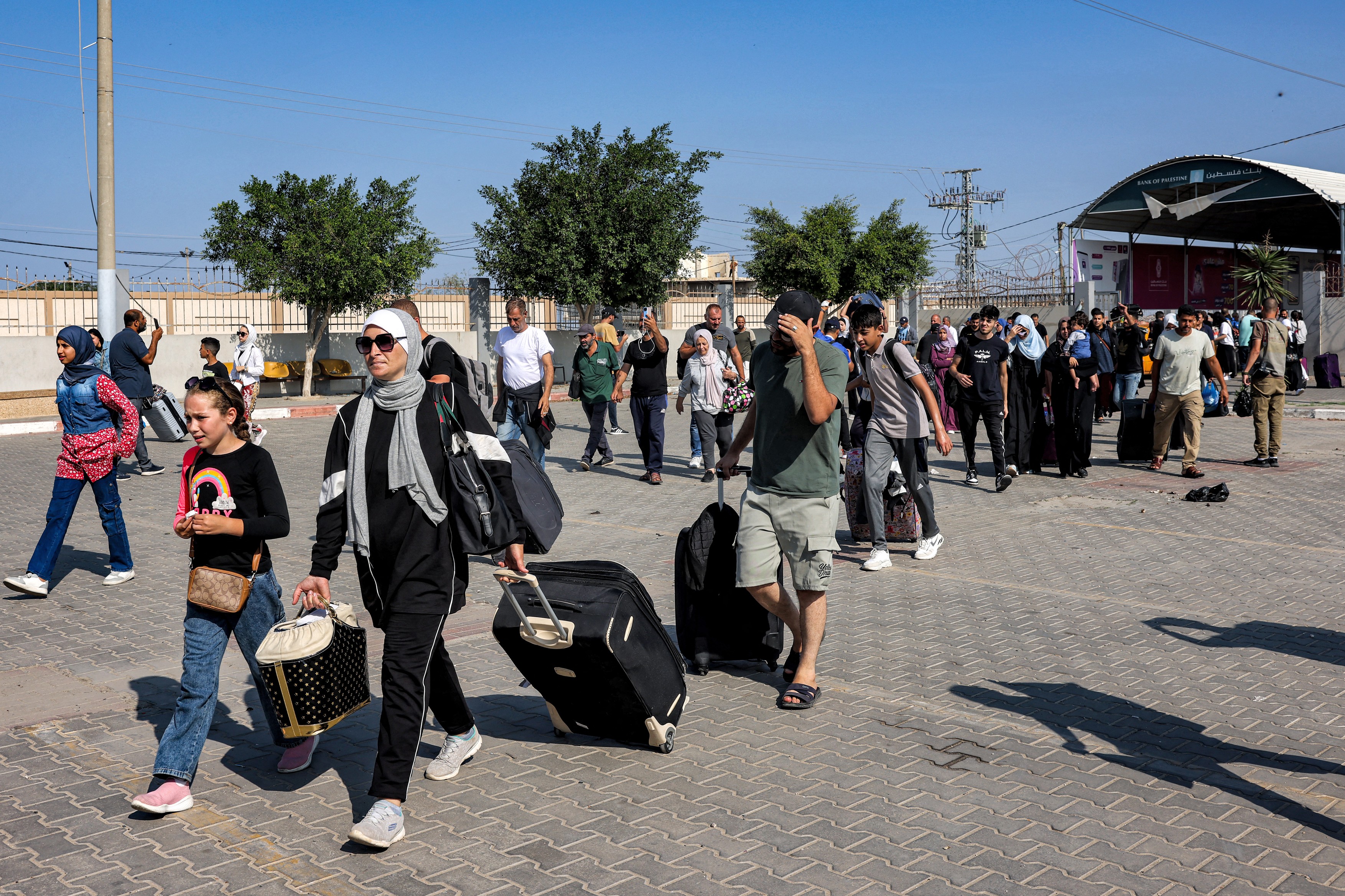 Alţi 41 de români şi membri de familie ai acestora au ieşit din Fâşia Gaza