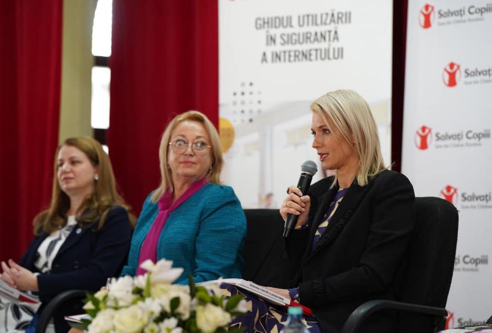Gorghiu, către elevi: Cyberbullying-ul e o nenorocire. Nu aşa deveniţi cool, ci aşa deveniţi susceptibili de dosar penal