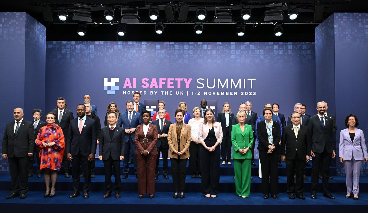 UE, SUA, China și alte țări au semnat primul document global care abordează dezvoltarea AI – Declarația de la Bletchley
