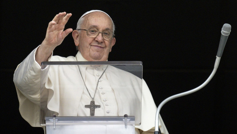 Italy - Pope Francis Delivers His Blessing To The Faithful During The Angelus Prayer At St Peter's Square In The Vatican - 2023/11/1