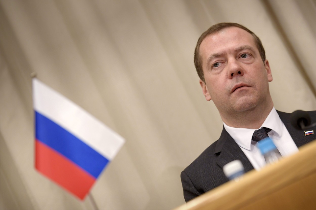 Medvedev avertizează Polonia că riscă să îşi piardă statalitatea: „O vom trata exact ca pe un inamic istoric”