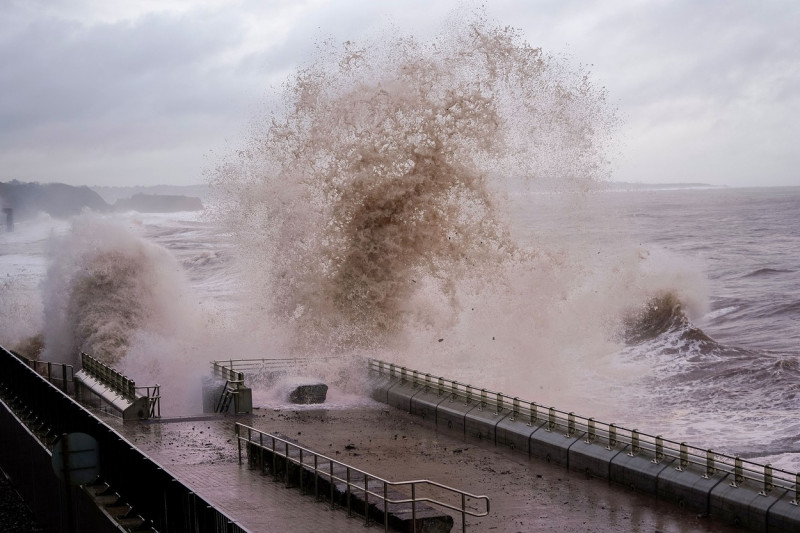 Storn Ciaran hits the UK