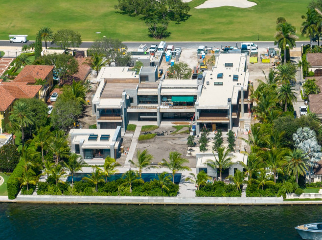 EXCLUSIVE: Tom Brady's $27 million Miami dream home is pressing full steam ahead with the large scale construction now looking like a palatial pad nearing completion