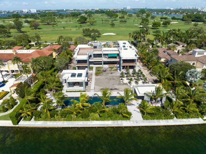 EXCLUSIVE: Tom Brady's $27 million Miami dream home is pressing full steam ahead with the large scale construction now looking like a palatial pad nearing completion