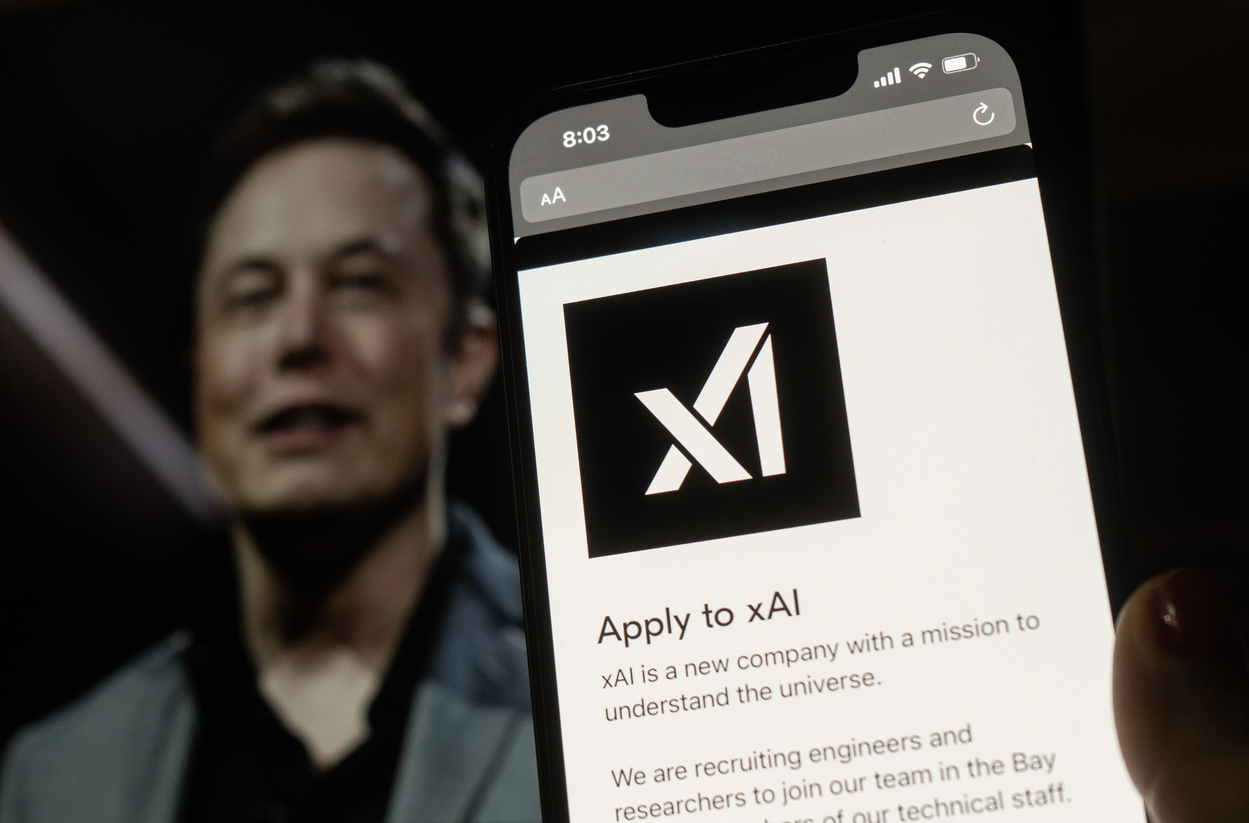 Elon Musk lansează un model de AI numit xAI. Este primul său model de inteligență artificială