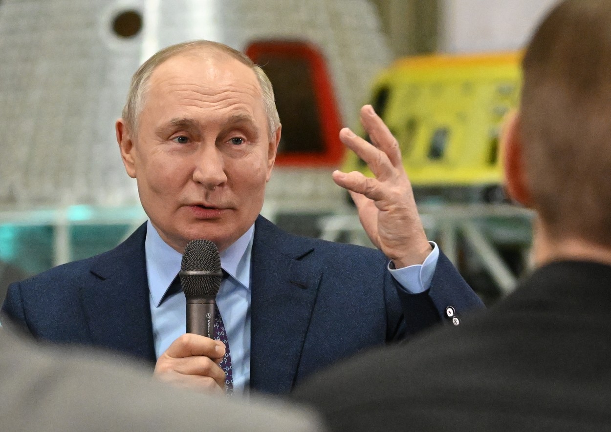 Putin spune că unele arme trimise de Occident Ucrainei ajung în mâinile talibanilor