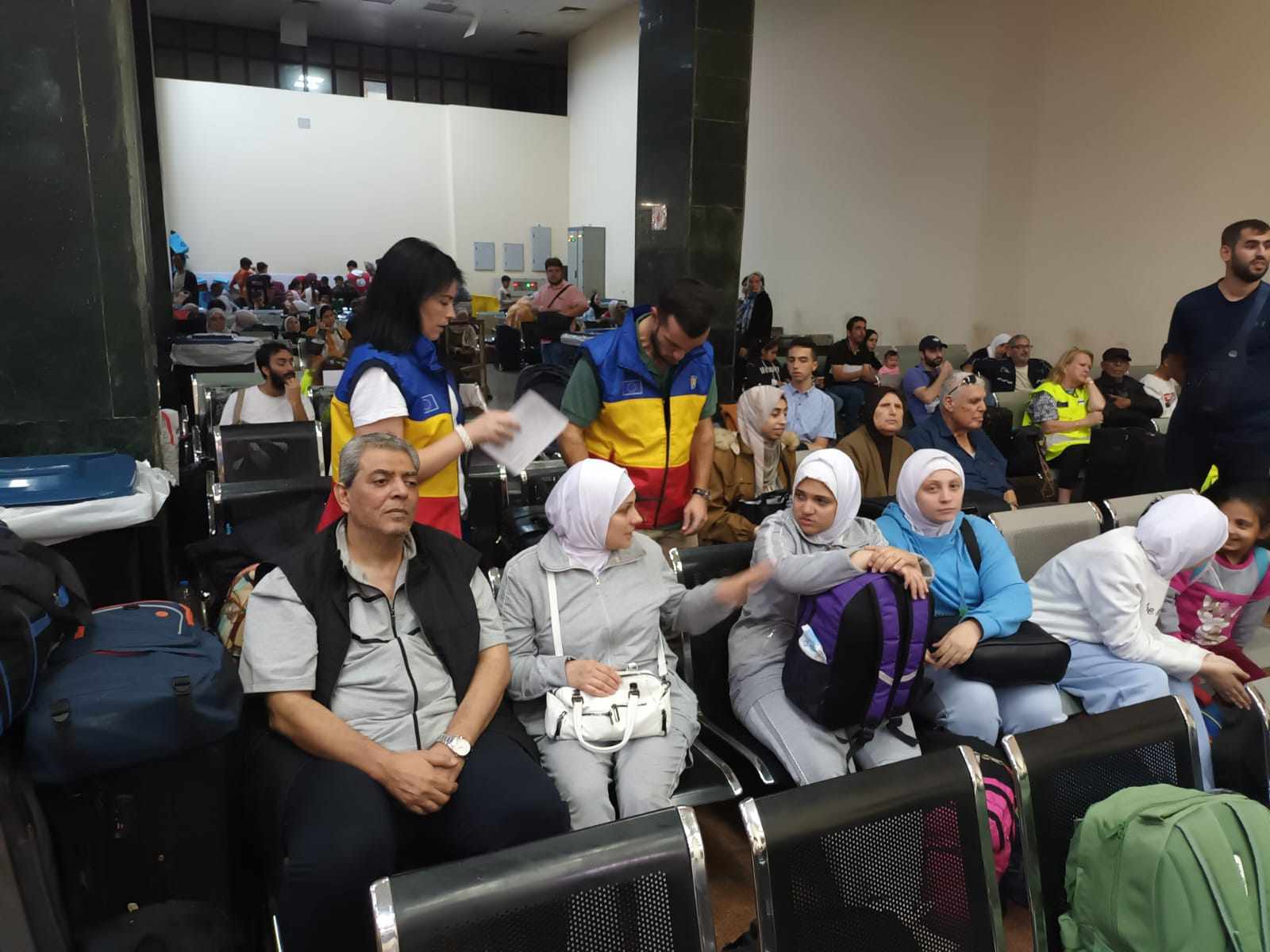 MAE: 17 cetățeni români și familiile acestora aflați în Fâșia Gaza au fost evacuați în Egipt