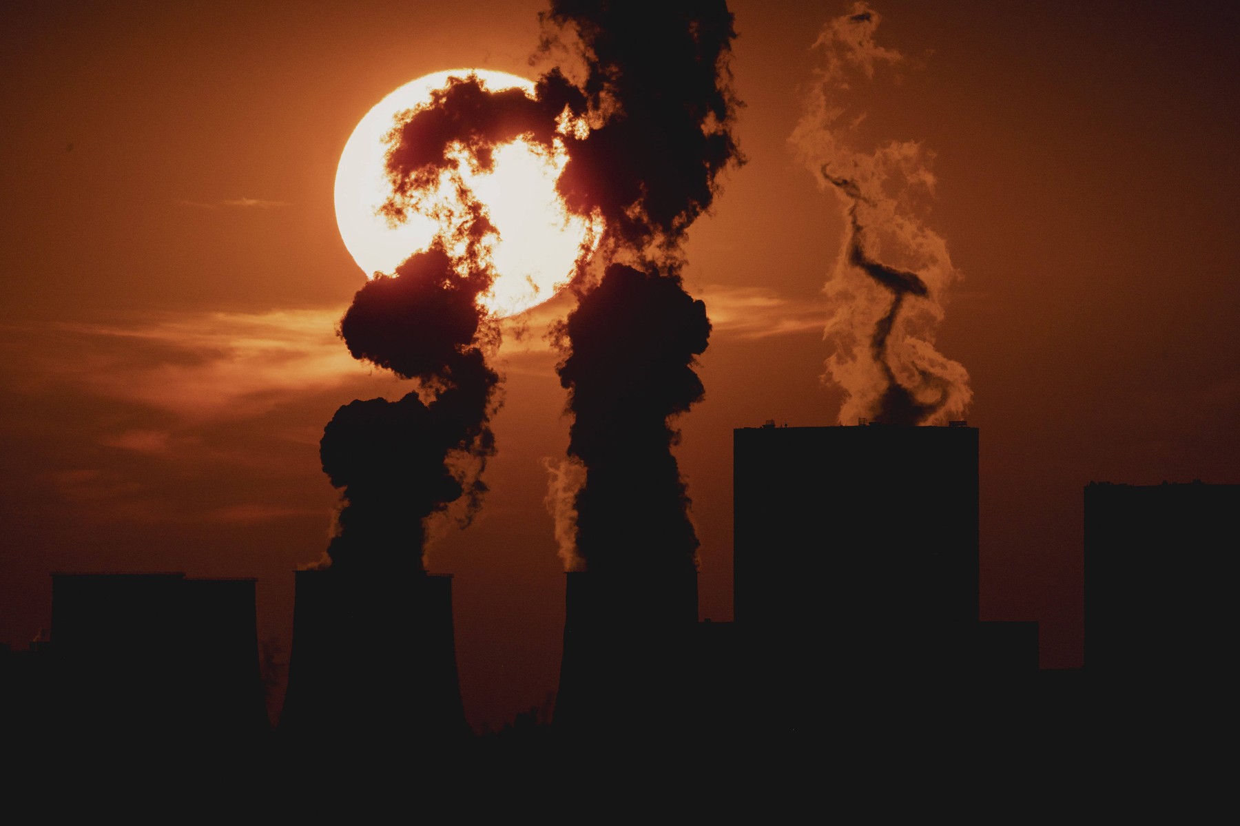 SUA și China, cei mai mari poluatori din lume, sunt de acord să înlocuiască combustibilii fosili cu energie regenerabilă