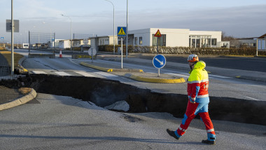 orasul grindavik a fost evacuatd e teama eruptiei vulcanice