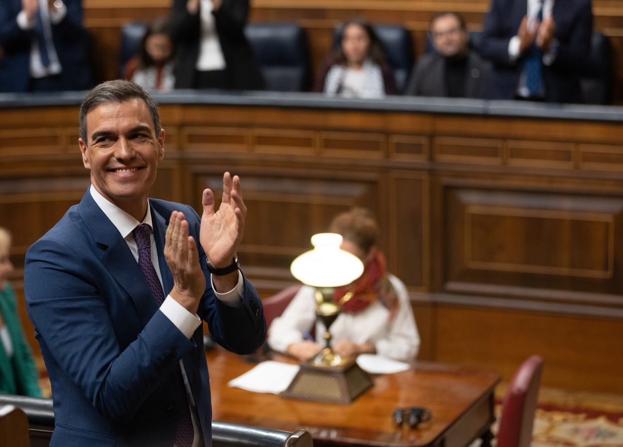 Pedro Sanchez a câștigat un nou mandat de premier după un acord controversat de amnistie pentru liderii catalani secesioniști