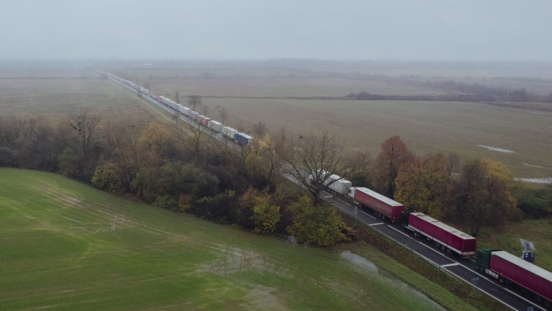 Transportatorii slovaci blochează punctul de trecere Vysne Nemecke cu Ucraina