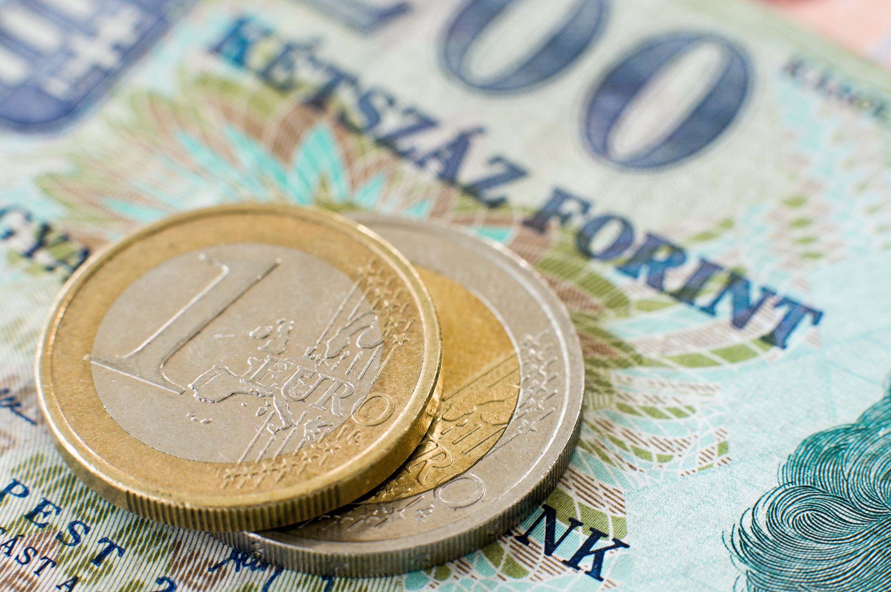 Guvernul Viktor Orban majorează salariul minim din Ungaria la peste 700 de euro