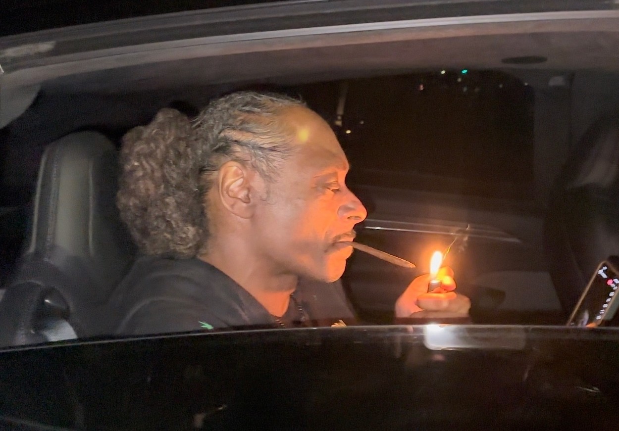 Snoop Dogg anunță că renunță la fumatul de marijuana