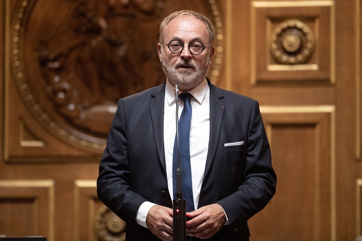 Un senator francez a fost arestat după ce ar fi drogat o deputată pentru a o viola