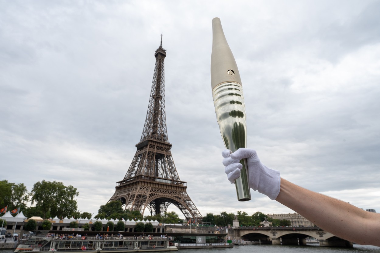 Producția de torțe pentru Jocurile Olimpice 2024 este în toi. 11 mii de oameni vor aduce flacăra la Paris