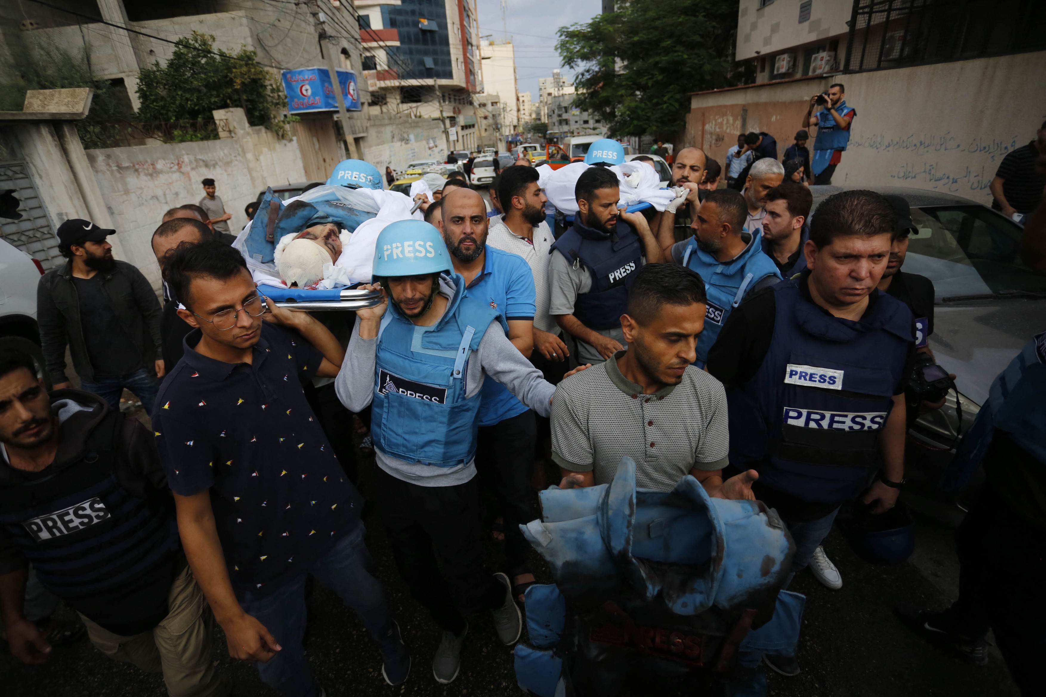 Israelul acuză jurnaliști din Gaza că ar fi știut de masacrul Hamas și întreabă publicațiile cum au ajuns ei să facă fotografii