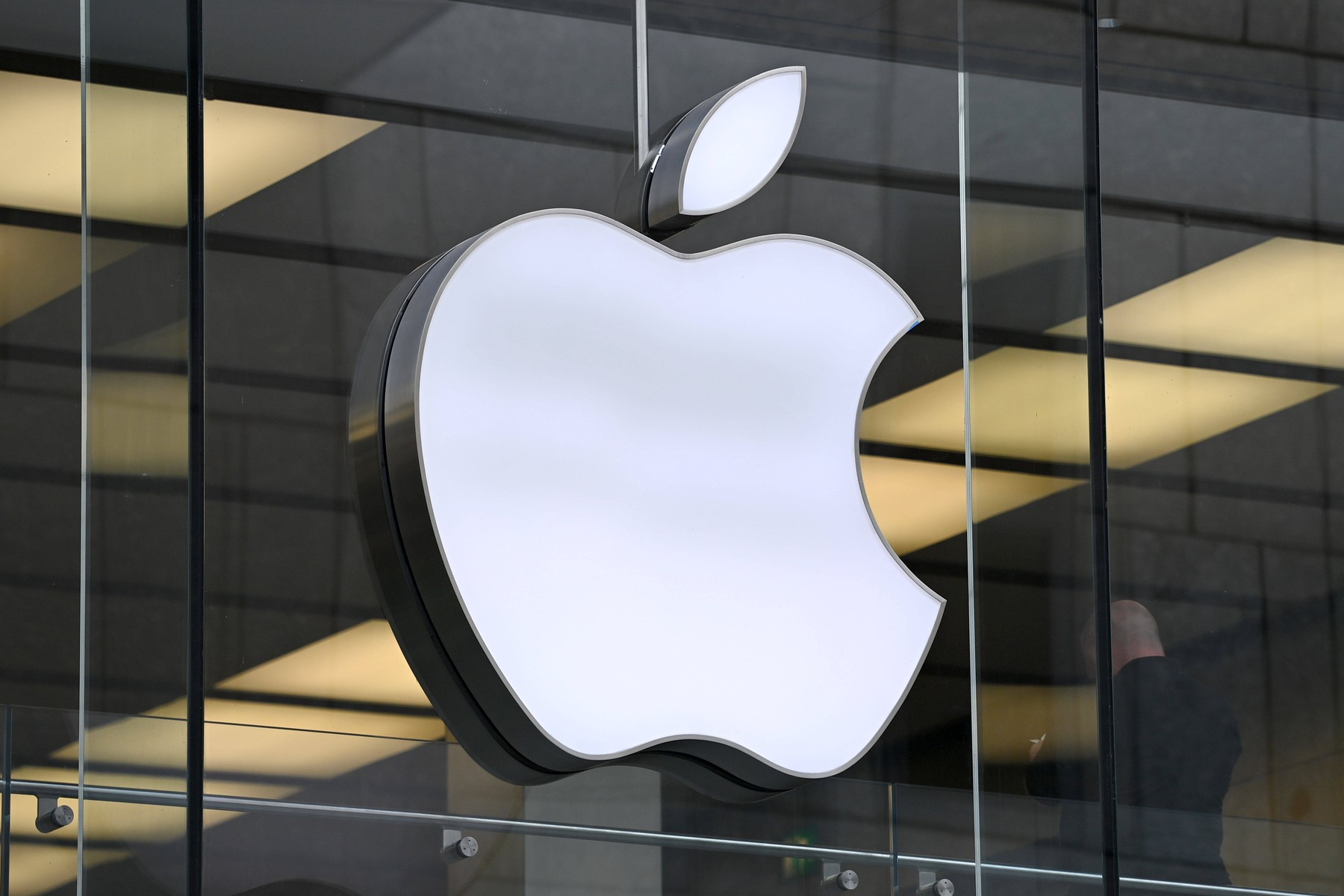 După 10 ani de muncă și miliarde de dolari cheltuite, Apple renunță la proiectul mașinii electrice