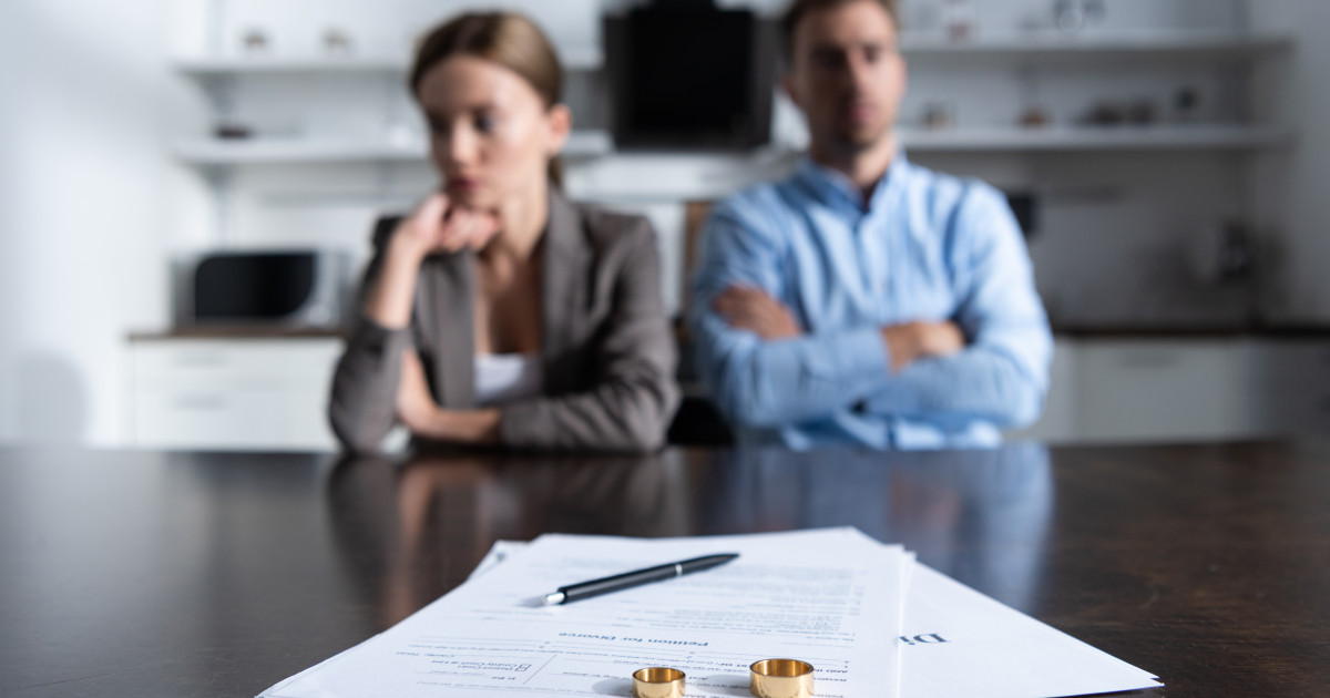 Soția își poate păstra numele după divorț