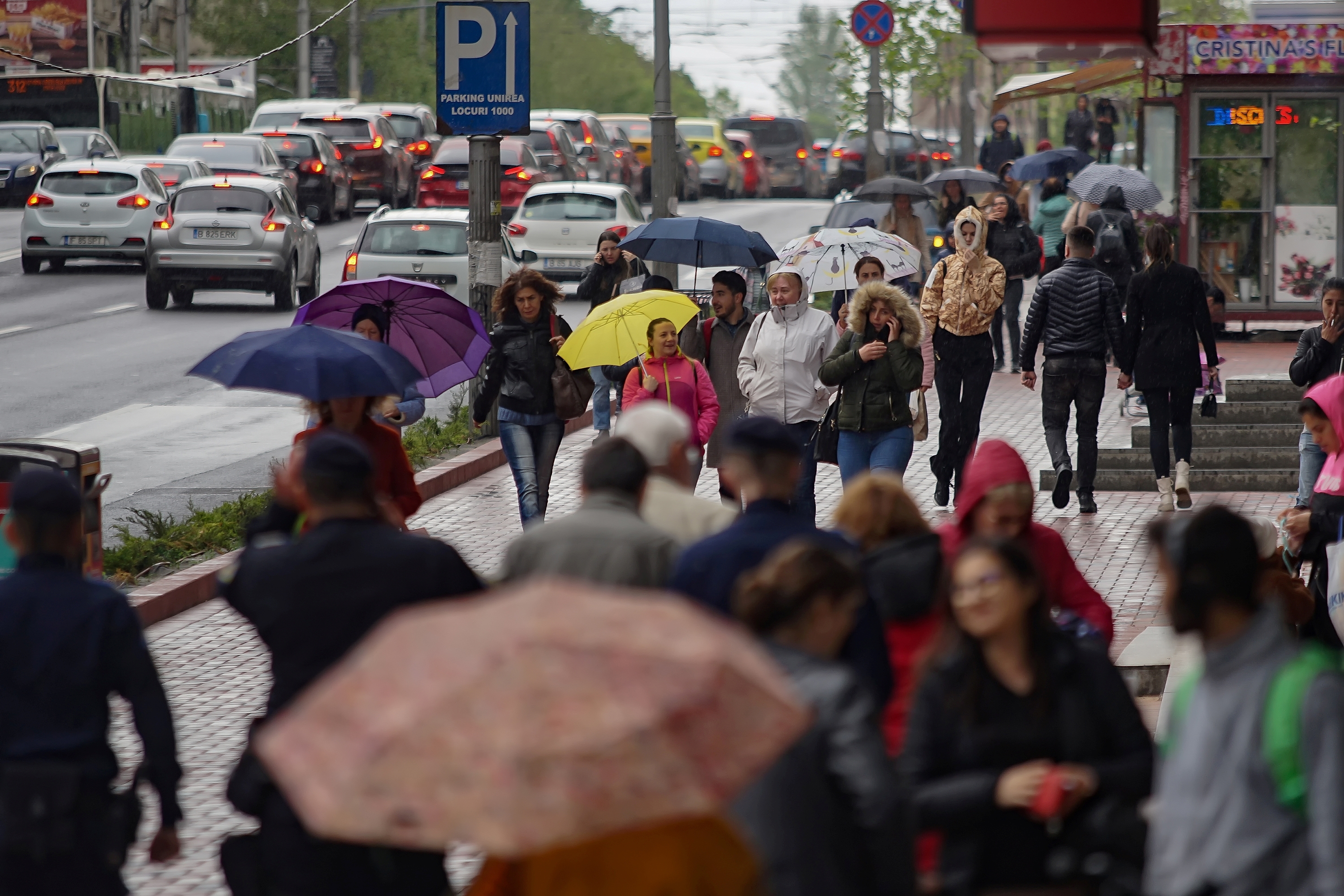 Se strică vremea în București. Temperatura minimă va fi de 4 grade
