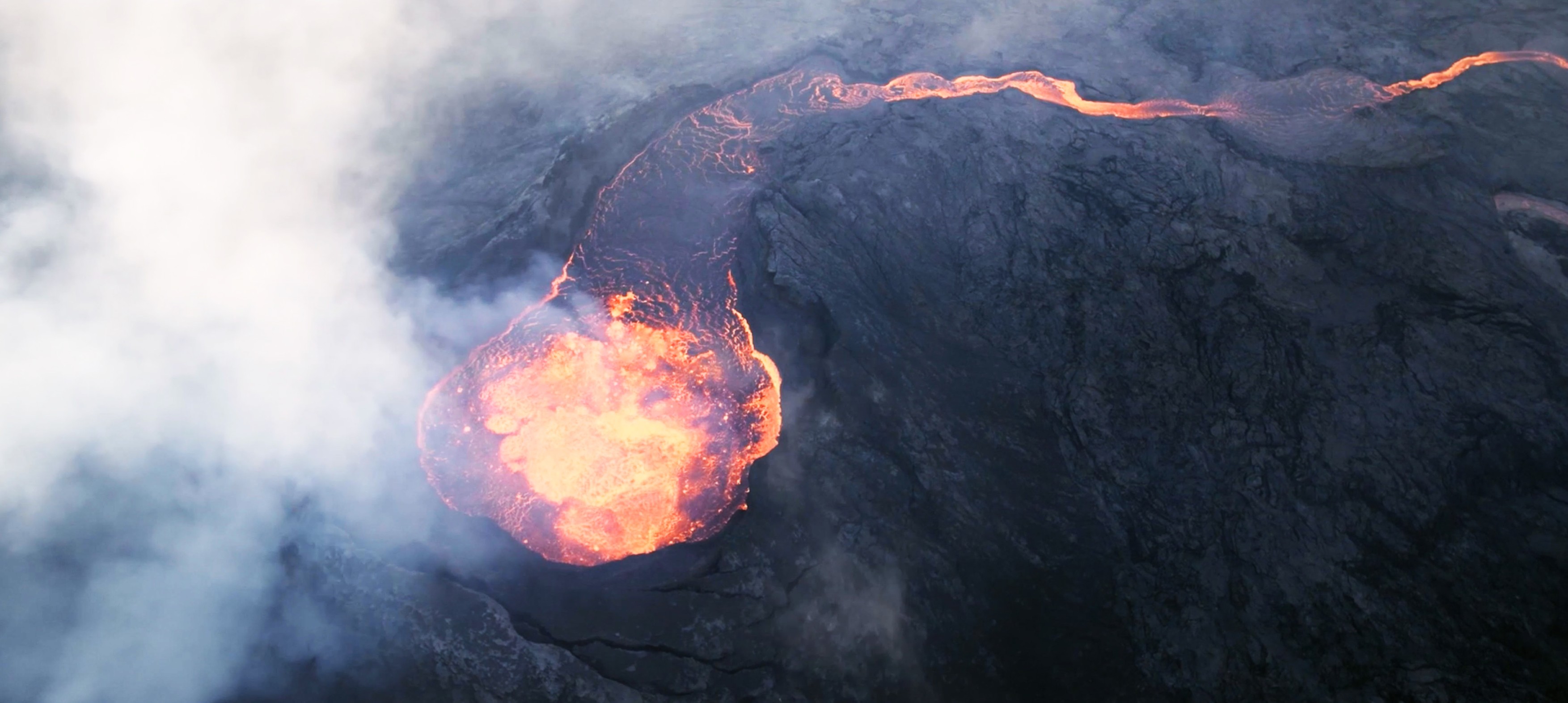 În Islanda e risc de erupție vulcanică „semnificativă”, după ce s-au înregistrat 900 de seisme. Mii de persoane au fost evacuate