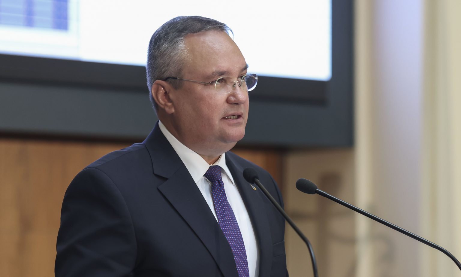 Ciucă: Sunt foarte mulţi care vorbesc despre comasarea comunelor, înfiinţare de regiuni, desfiinţare de judeţe fără să cunoască istoria
