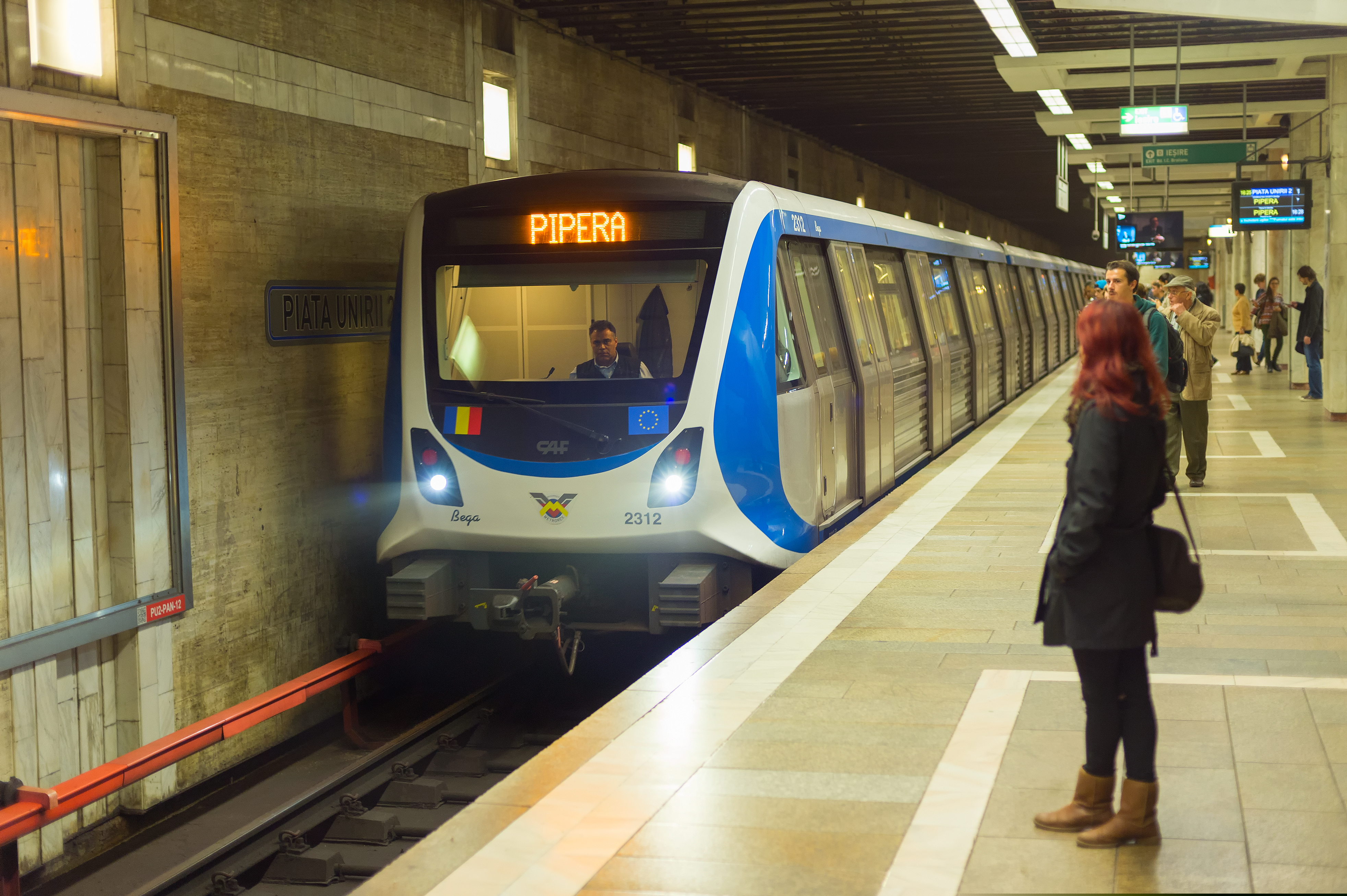Angajații Metrorex amenință cu greva generală. Sunt nemulțumiți că nu mai primesc prime și bonuri de masă până la finalul anului