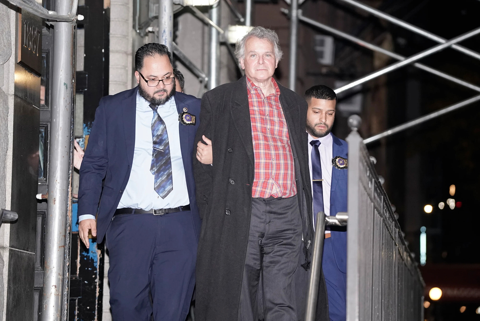 Un fost diplomat american a fost arestat după ce a adresat remarci islamofobe unor vânzători de mâncare halal din New York