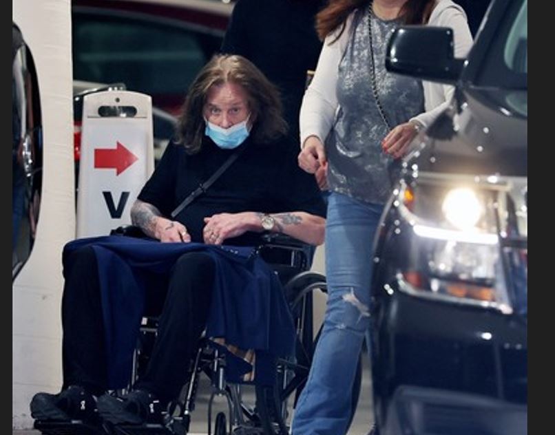 Ozzy Osbourne a fost diagnosticat cu tumoare la coloana vertebrală: „O iau pas cu pas, iar dacă o să pot cânta din nou, o voi face”