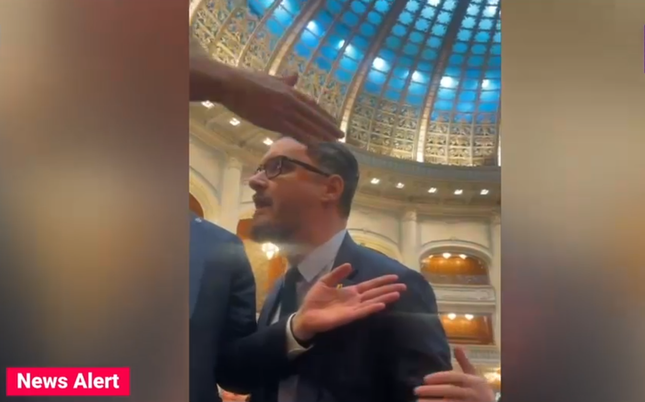 Un deputat AUR a fost la un pas de bătaie cu cei de la USR în timpul dezbaterilor din Parlament. „Măi, gunoiule!”