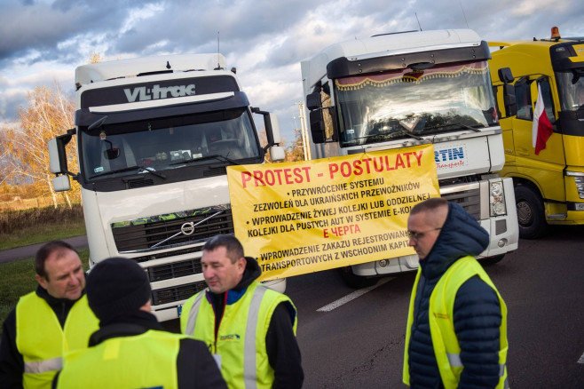 Polish hauliers block Ukraine border crossings in Dorohusk - 06 Nov 2023