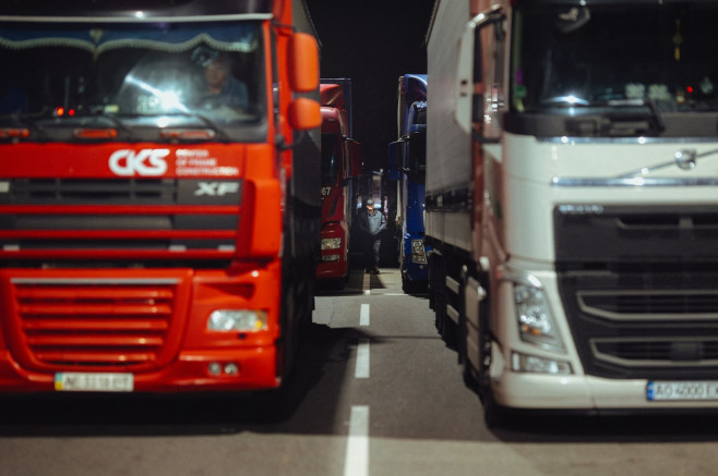 Polish truckers blocked roads to three crossings with Ukraine