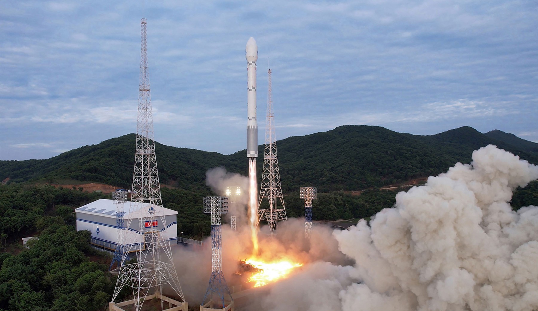Seulul somează Coreea de Nord să nu trimită în spațiu un satelit de spionaj. „Armata noastră va lua măsurile necesare”