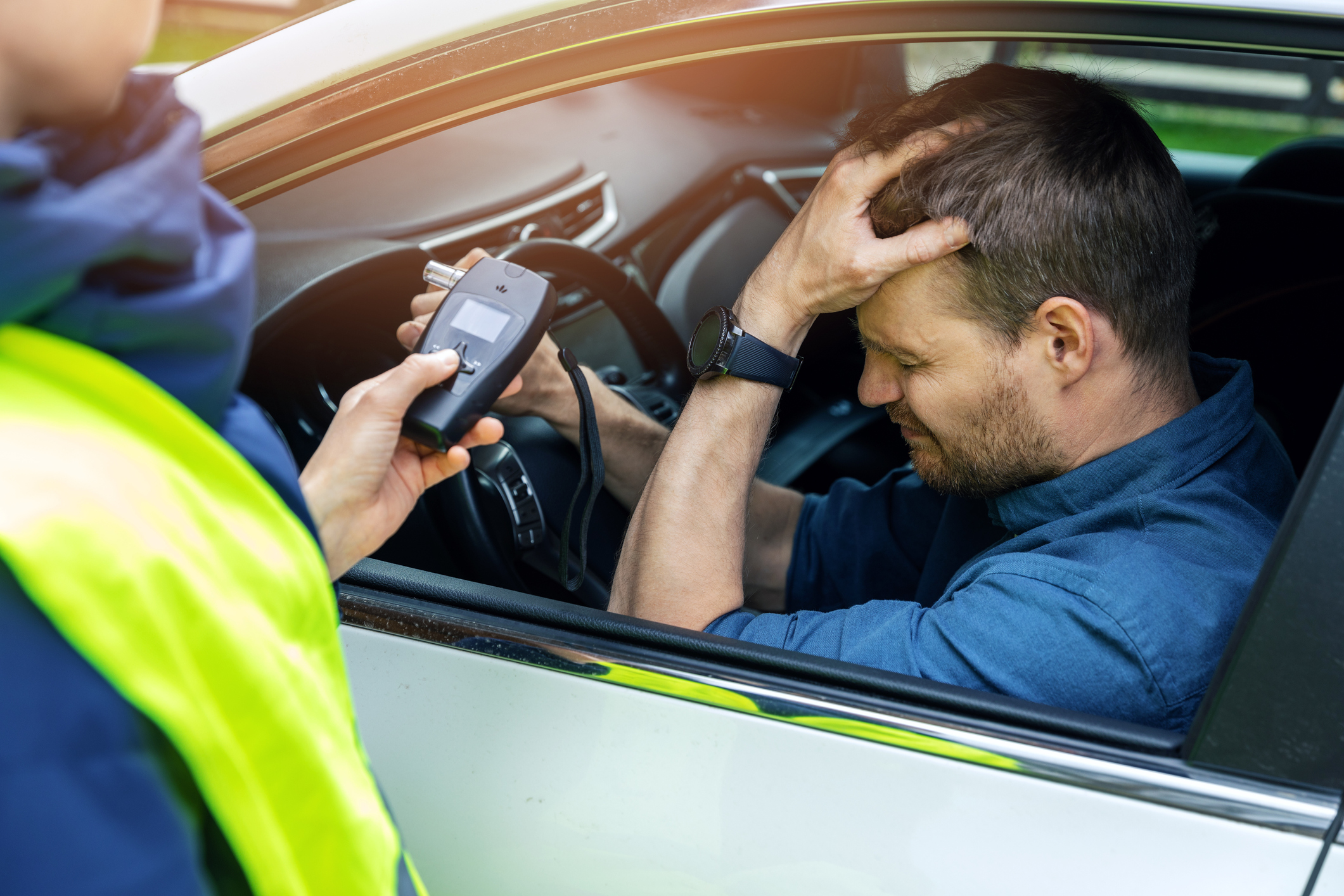 Inconștiență la volan. Șofer prins pe autostradă cu peste 1 la mie alcoolemie. Poliția, sesizată prin apel la 112