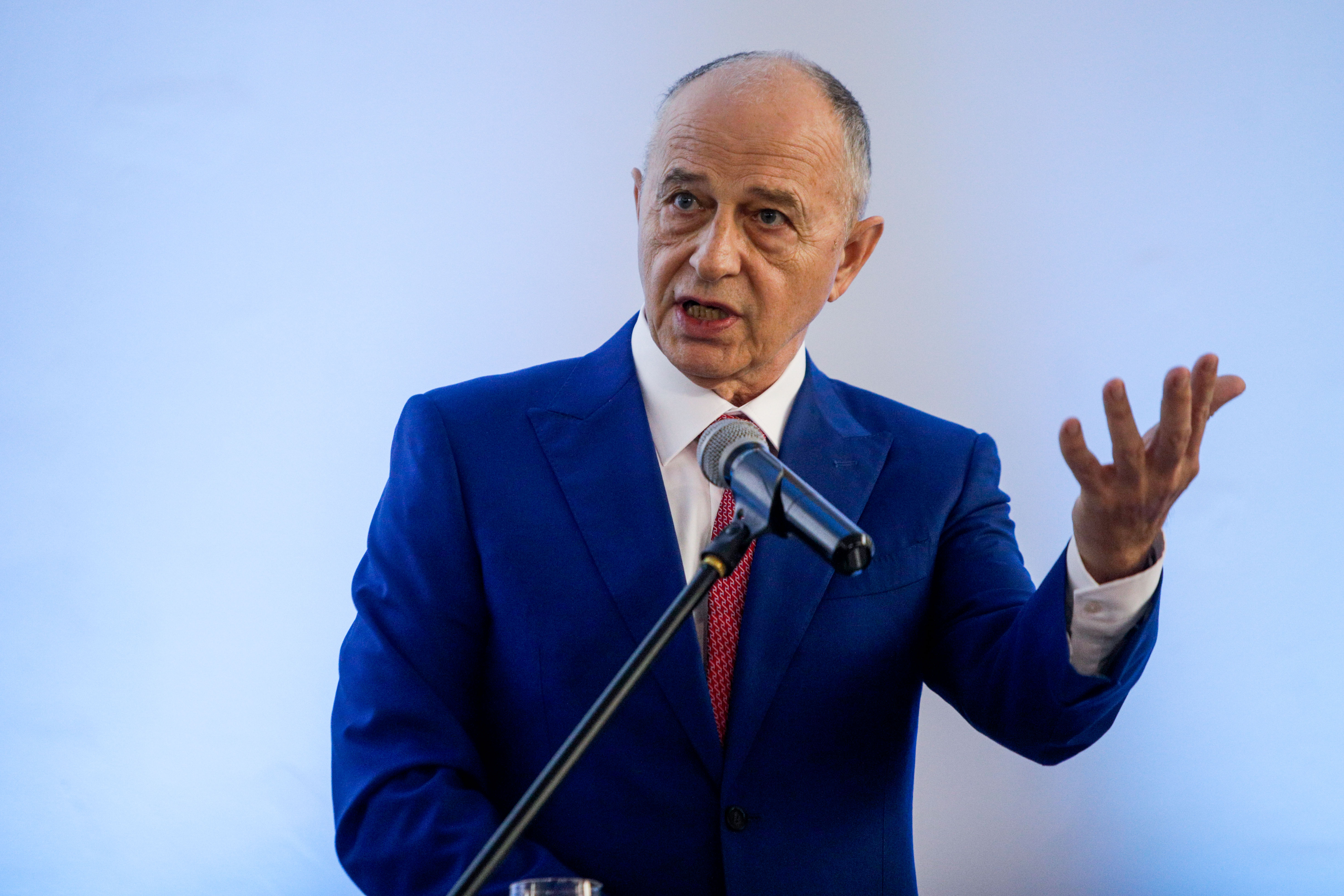 Mircea Geoană spune că pesediștii îl atacă pentru că îi deranjează sondajele: Posibila mea candidatură creează fibrilație în sistem