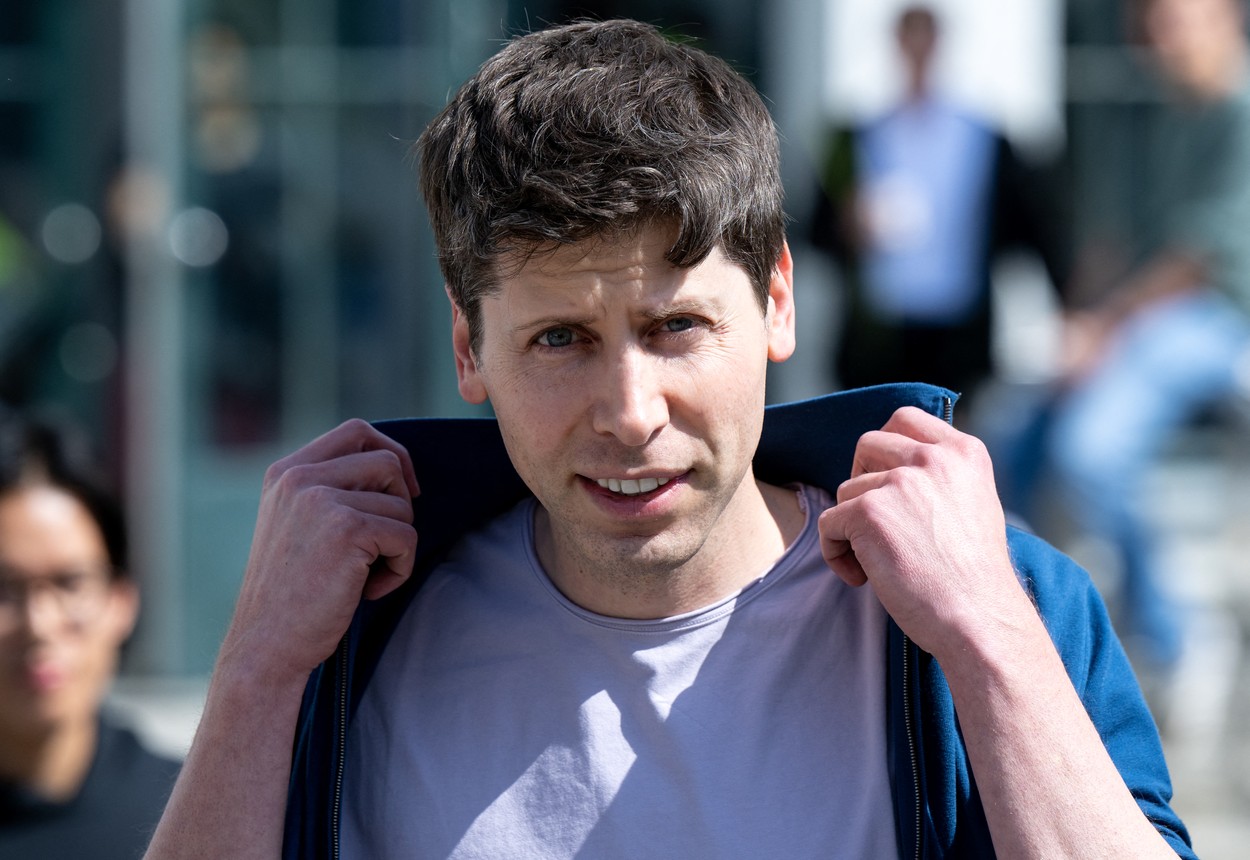 Șeful OpenAI este acuzat de sora sa că a violat-o în copilărie. Sam Altman neagă și este susținut de restul familiei