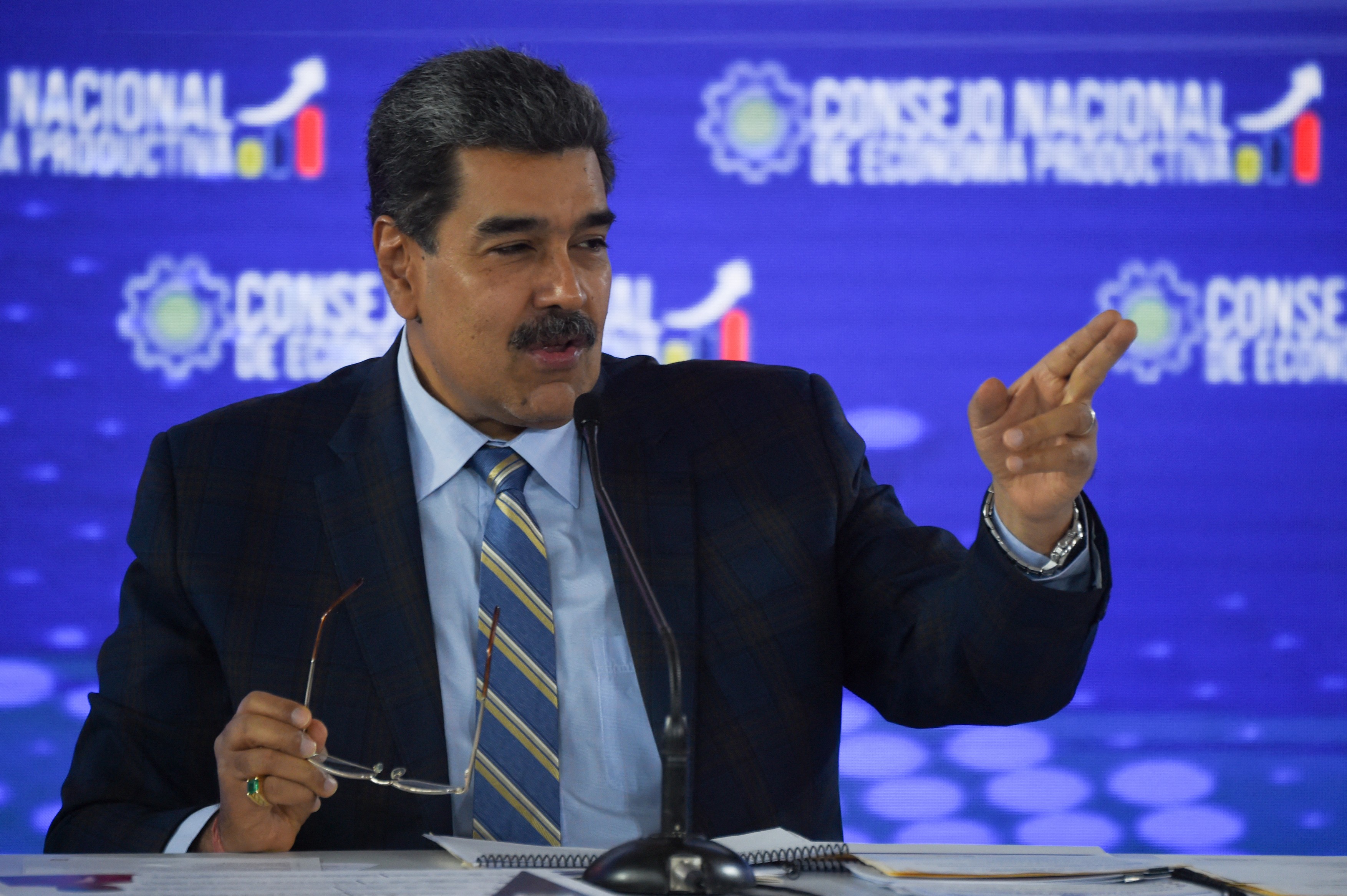 Maduro îl acuză pe Trump că „inventează un război” cu Venezuela