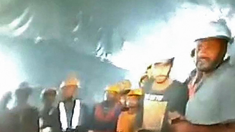 muncitori prinsi in tunel