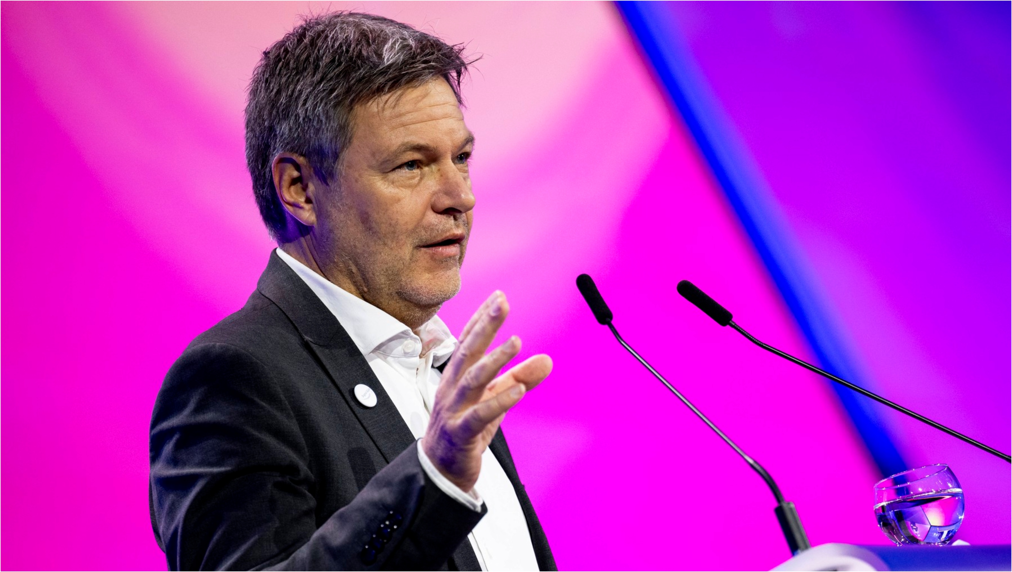 Realegerea lui Trump a transformat economia globală într-un câmp de luptă, spune un fost ministru german. „Totul a devenit o armă”