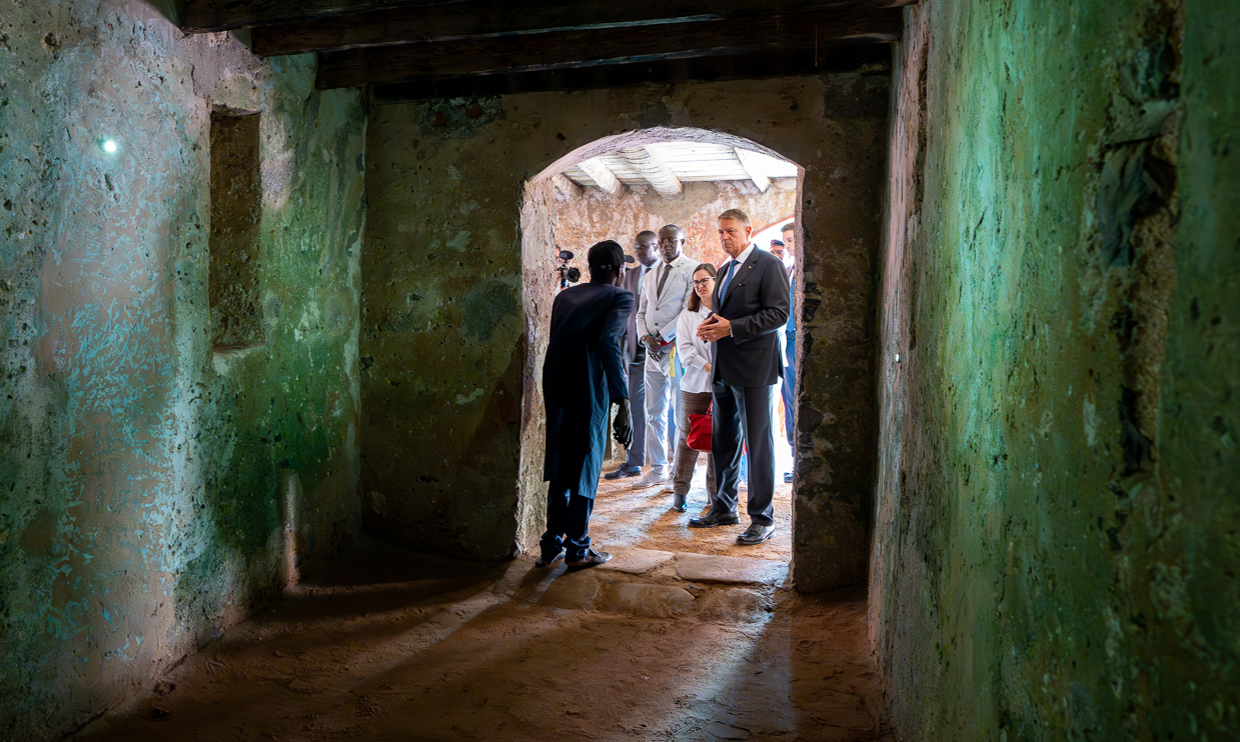Klaus Iohannis a vizitat în Senegal Casa Sclavilor