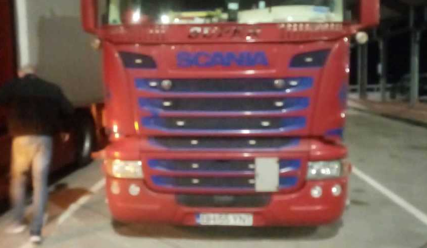 Peste 12 tone de deşeuri mascate sub forma unui transport umanitar, oprite la graniţă: „Nu este altceva decât gunoi”