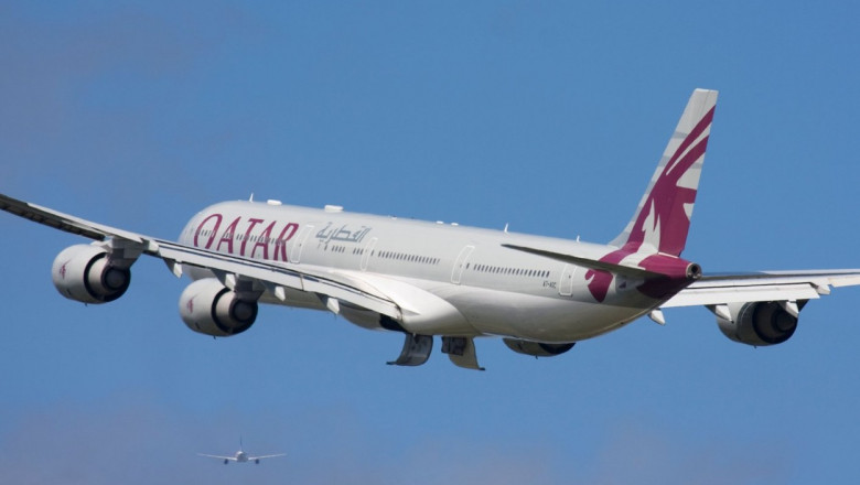 Avion al companiei Qatar Airways.