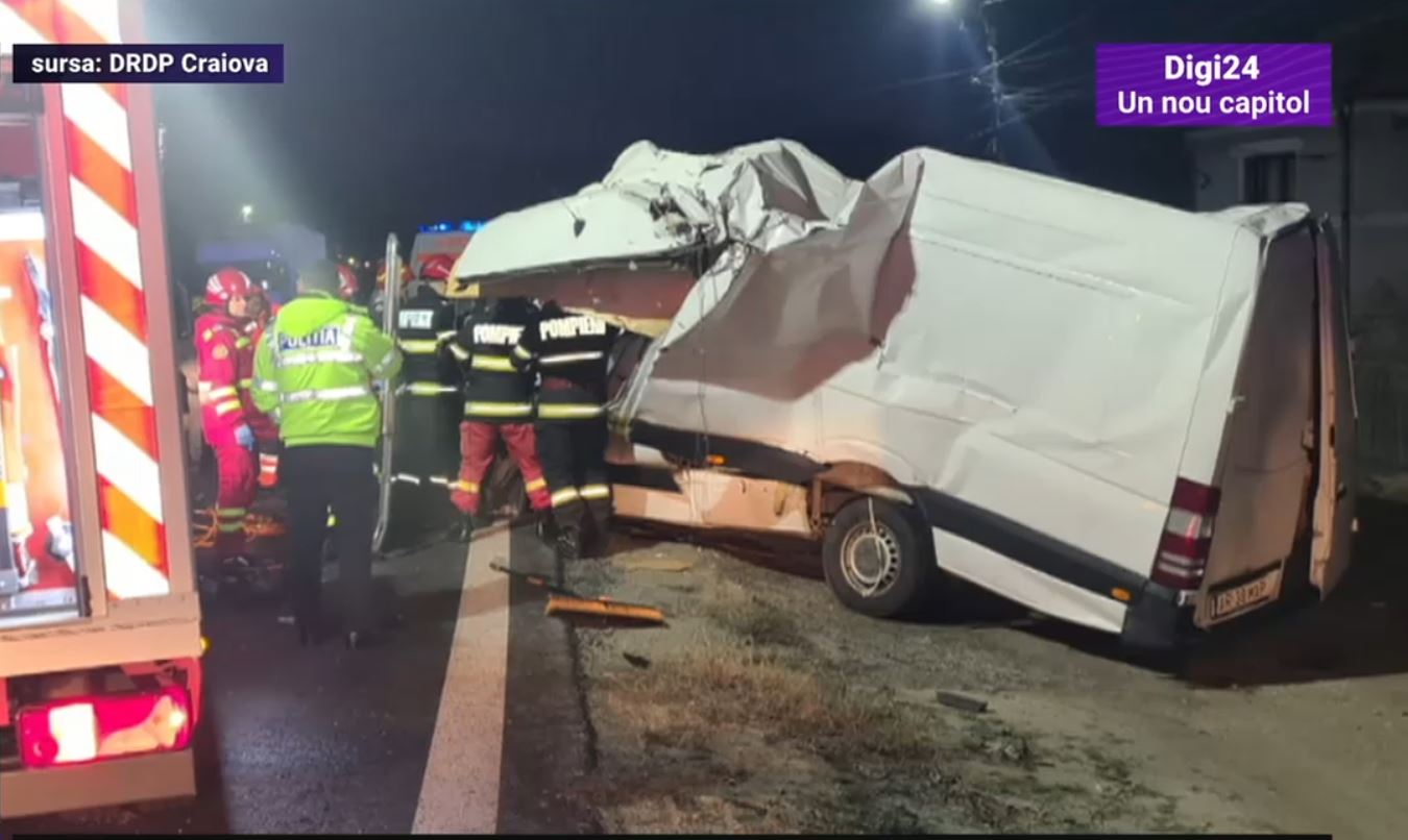 Accident grav pe DN7: Un șofer a murit după ce duba pe care o conducea s-a ciocnit violent cu un TIR
