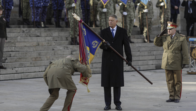 ceremonia de învestirea a noului șef al Armatei